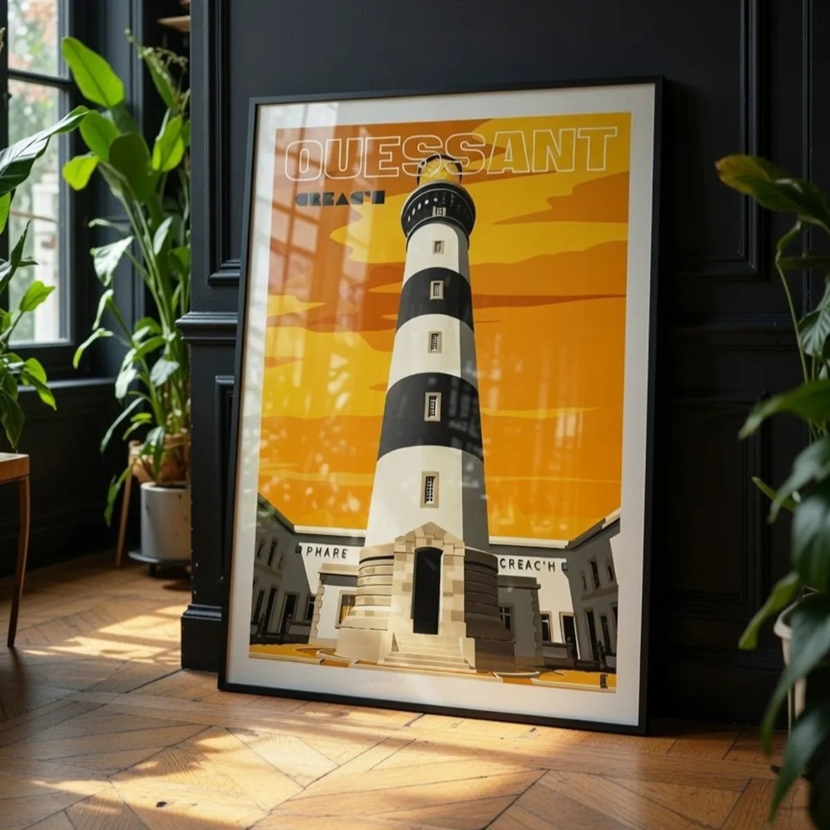 Décoration intérieure marine avec l'affiche du phare du Créac'h d'Ouessant encadrée dans un salon classique parisien noir - L'Affichologiste