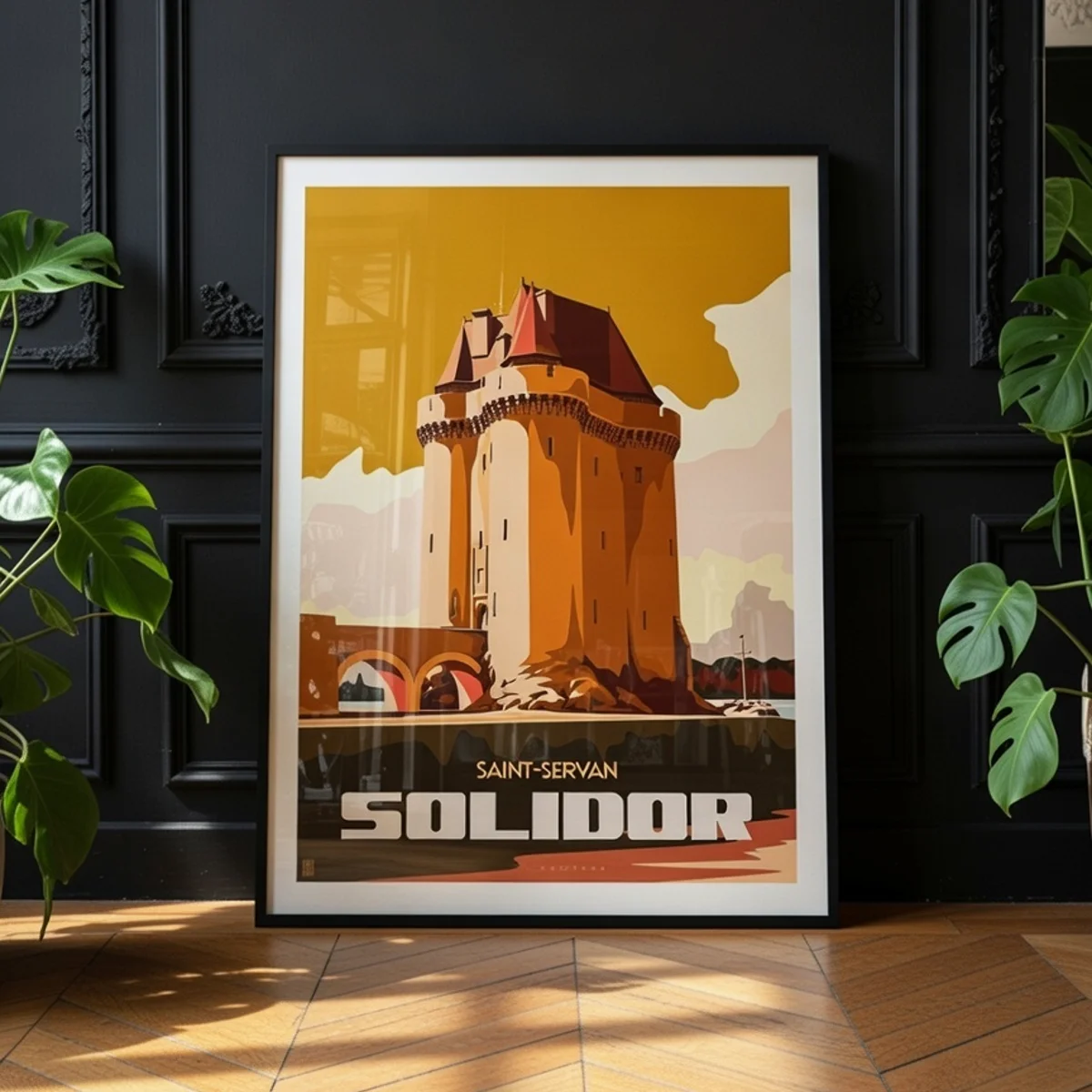 Décoration intérieure d'un appartement parisien classique avec l'affiche de la tour Solidor de Saint-Malo, édition Sunset - L'Affichologiste
